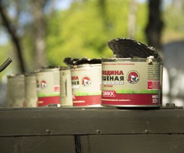 Каша гречневая с тушенкой.